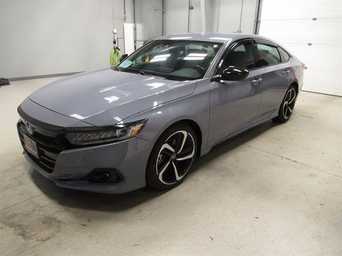 Used 2022 Honda Accord Sport image 3