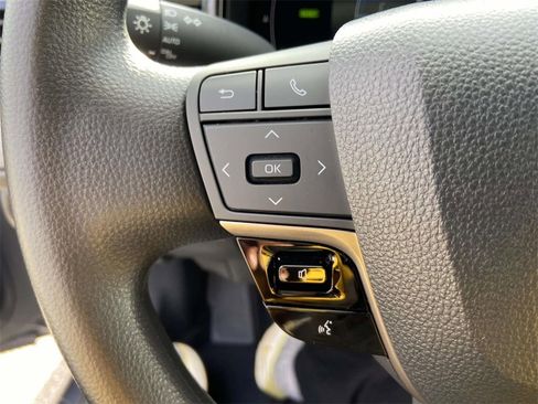 Used 2025 Toyota Camry LE image 30