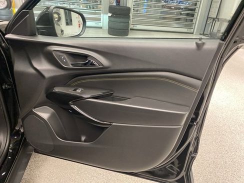 New 2025 Chevrolet Trax LT w/ Driver Confidence Package image 31