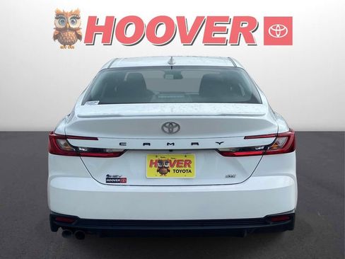 Used 2025 Toyota Camry SE FWD image 3