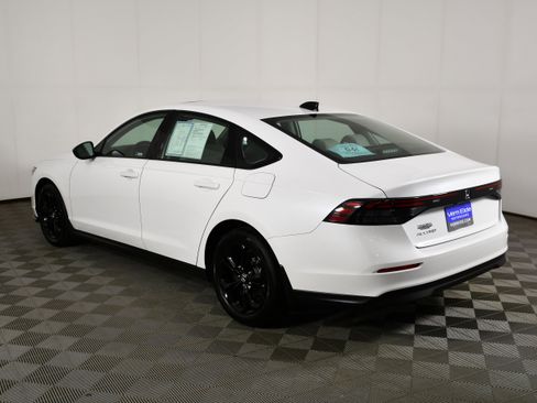 Certified 2025 Honda Accord SE image 8