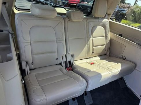 Used 2021 Lincoln Navigator Reserve w/ Luxury Package AWD/4WD image 11