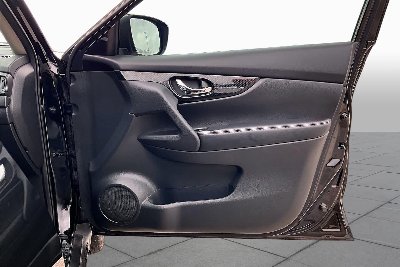 Used 2020 Nissan Rogue SL w/ Premium Package FWD image 22