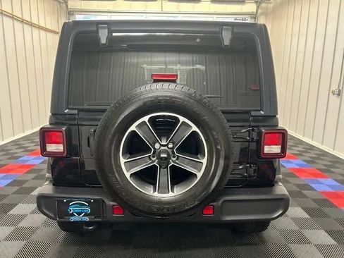Used 2023 Jeep Wrangler Unlimited Sahara AWD/4WD image 5