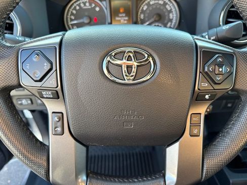 Used 2021 Toyota Tacoma TRD Sport image 19