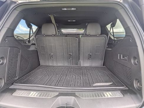 Used 2023 Chevrolet Suburban RST w/ Luxury Package RWD image 30