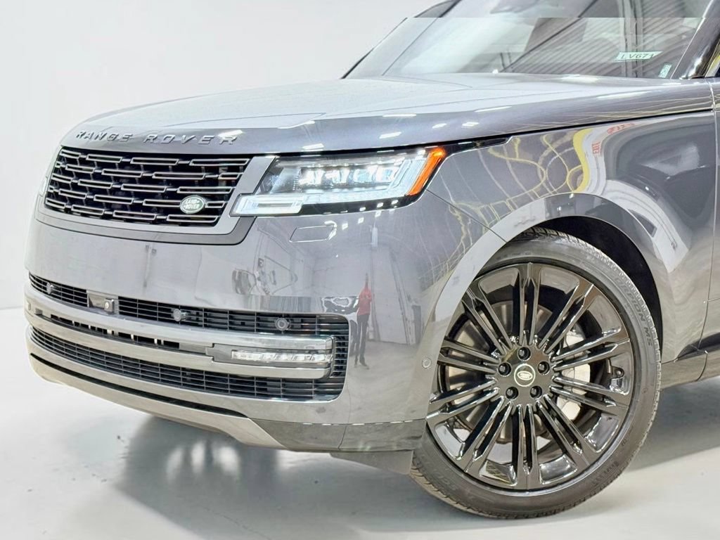 Used 2025 Land Rover Range Rover Long Wheelbase SE AWD/4WD image 16