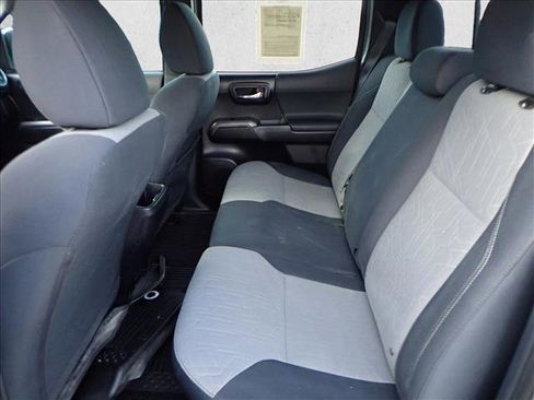 Used 2020 Toyota Tacoma TRD Off-Road image 8