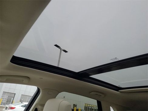 New 2025 Cadillac XT5 Premium Luxury w/ LPO, Floor Liner Package image 19