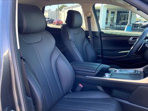 Used 2021 Genesis GV80 2.5T w/ Advanced Package 03 image 8