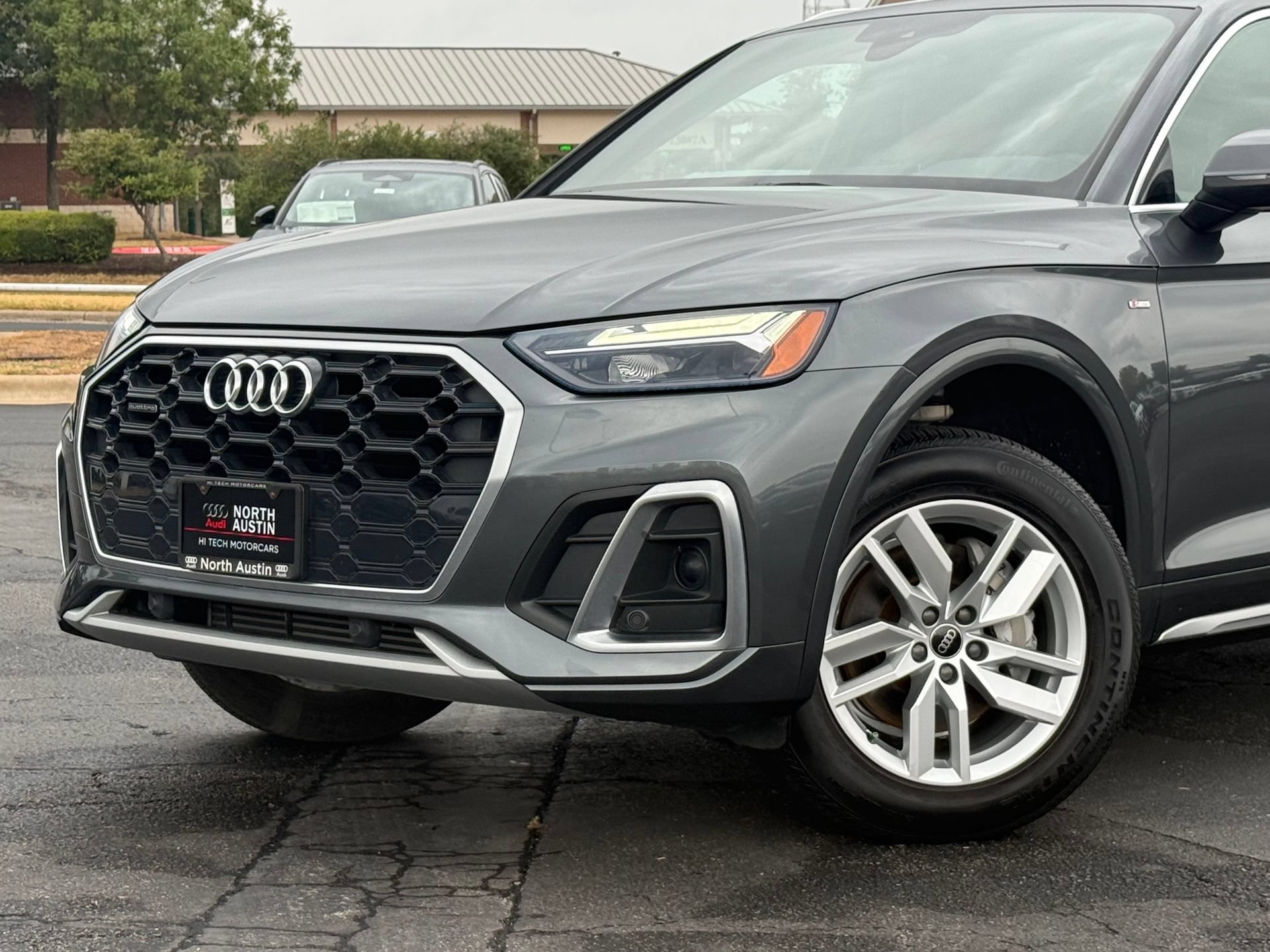 Used 2023 Audi Q5 2.0T Premium w/ Convenience Package AWD/4WD image 2