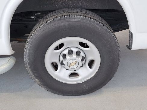 Used 2024 Chevrolet Express 2500 w/ Driver Convenience Package image 31