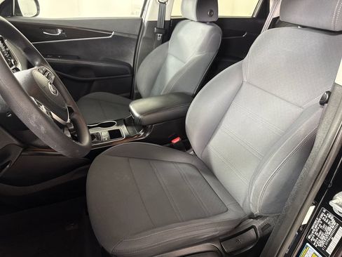 Used 2019 Kia Sorento FWD image 10