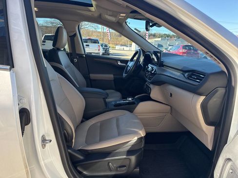 Used 2020 Ford Escape Titanium image 11