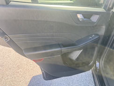 Used 2025 Ford Escape ST-Line AWD/4WD image 7