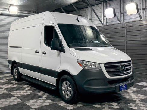 Used 2019 Mercedes-Benz Sprinter 144 image 4