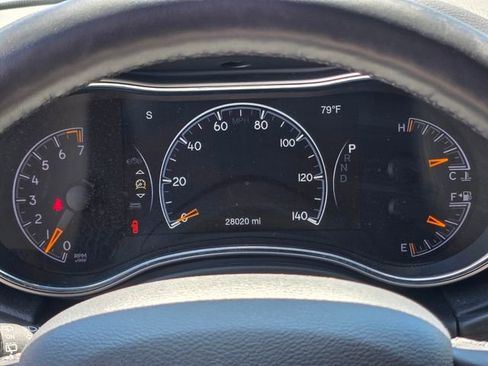 Used 2021 Jeep Grand Cherokee Laredo X AWD/4WD image 26