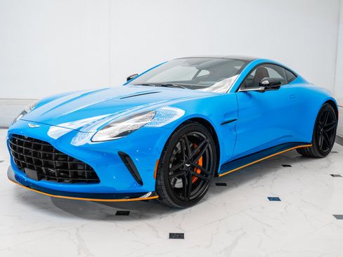 Used 2025 Aston Martin V8 Vantage Coupe image 38