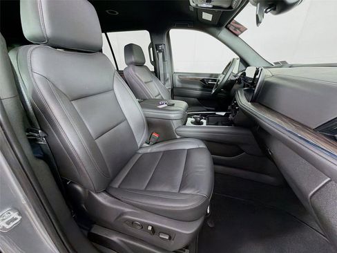 Used 2025 Chevrolet Tahoe LT image 29