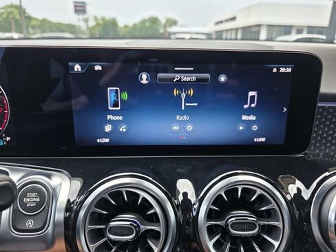 New 2025 Mercedes-Benz GLB 250 4MATIC image 7