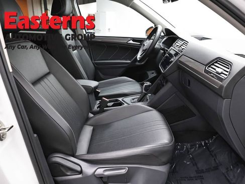 Used 2024 Volkswagen Tiguan SE image 22