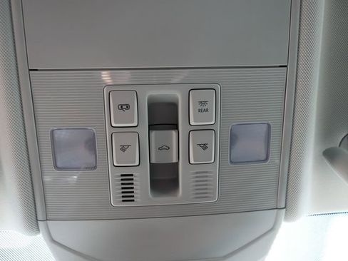 Certified 2022 Volkswagen Jetta SEL image 38