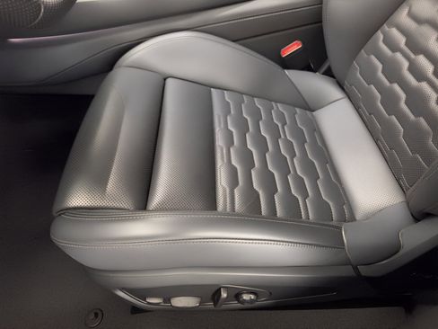 Used 2023 Audi e-tron GT Prestige w/ Prestige Package image 16