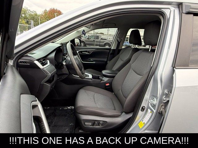 Used 2022 Toyota RAV4 XLE FWD image 14