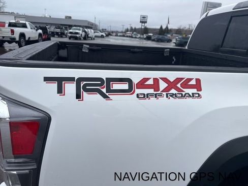 Used 2020 Toyota Tacoma TRD Off-Road w/ TRD Premium Off Road Package image 9
