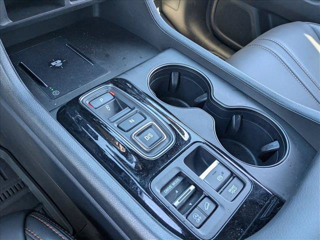Used 2025 Honda Pilot TrailSport image 11