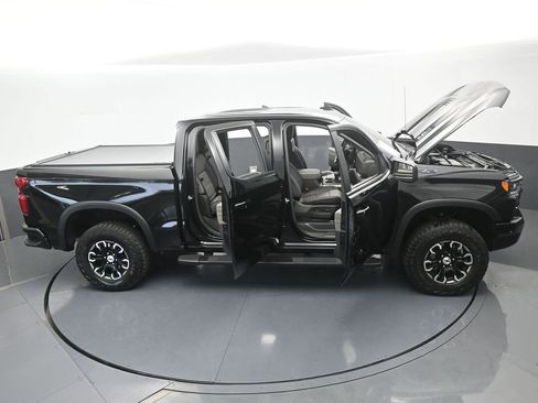 Used 2025 Chevrolet Silverado 1500 ZR2 w/ Technology Package image 82