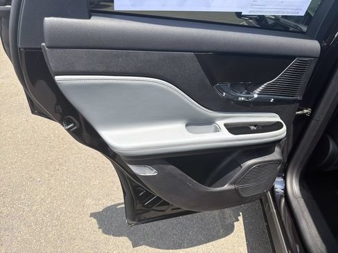 Certified 2022 Lincoln Corsair AWD w/ Premium Package image 13