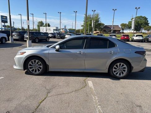 Used 2022 Toyota Camry LE FWD image 7
