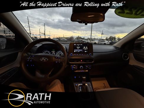 Used 2022 Hyundai Kona SEL image 14