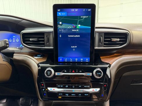 Used 2022 Ford Explorer King Ranch w/ Premium Technology Package image 22