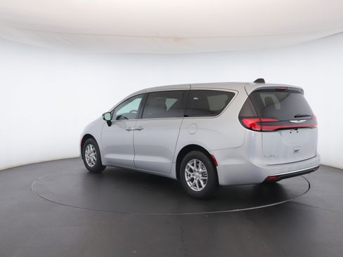 New 2026 Chrysler Pacifica Select image 19