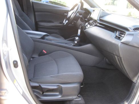 Used 2018 Toyota C-HR XLE FWD image 25