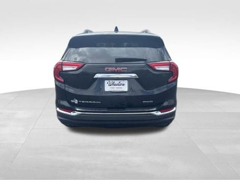 Used 2024 GMC Terrain SLT AWD/4WD image 4