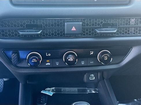 Used 2023 Honda HR-V LX image 14