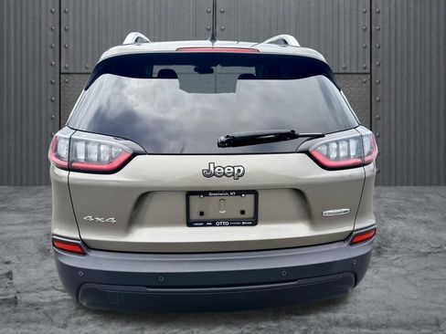 Used 2019 Jeep Cherokee Latitude Plus AWD/4WD image 4