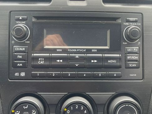 Used 2014 Subaru Crosstrek 2.0i Premium image 7