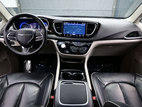 Used 2022 Chrysler Pacifica Limited FWD image 20