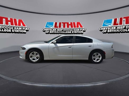 Used 2022 Dodge Charger SXT w/ Leather Interior Group RWD image 5