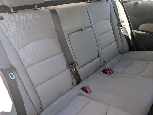 Used 2016 Chevrolet Cruze LT w/ Technology Package image 16