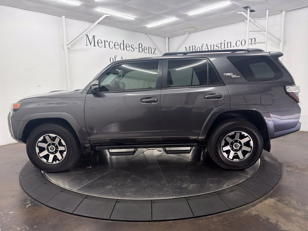 Used 2021 Toyota 4Runner TRD Off-Road Premium w/ Moonroof Package AWD/4WD image 4