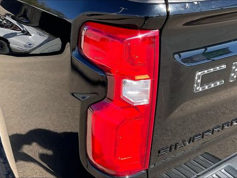 Used 2021 Chevrolet Silverado 1500 LT Trail Boss w/ Convenience Package II image 28