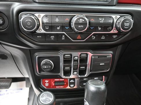 Used 2023 Jeep Wrangler Unlimited Rubicon 392 AWD/4WD image 12