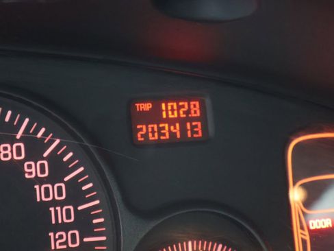 Used 2003 Pontiac Bonneville SE w/ Leather Appointment Package image 6