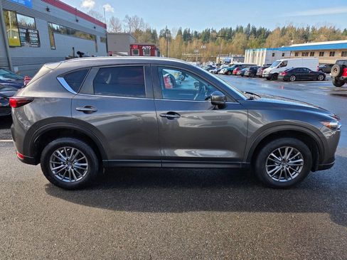Used 2017 MAZDA CX-5 Touring w/ Preferred Equipment Package image 8
