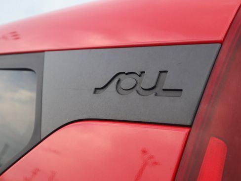 Used 2020 Kia Soul S image 27